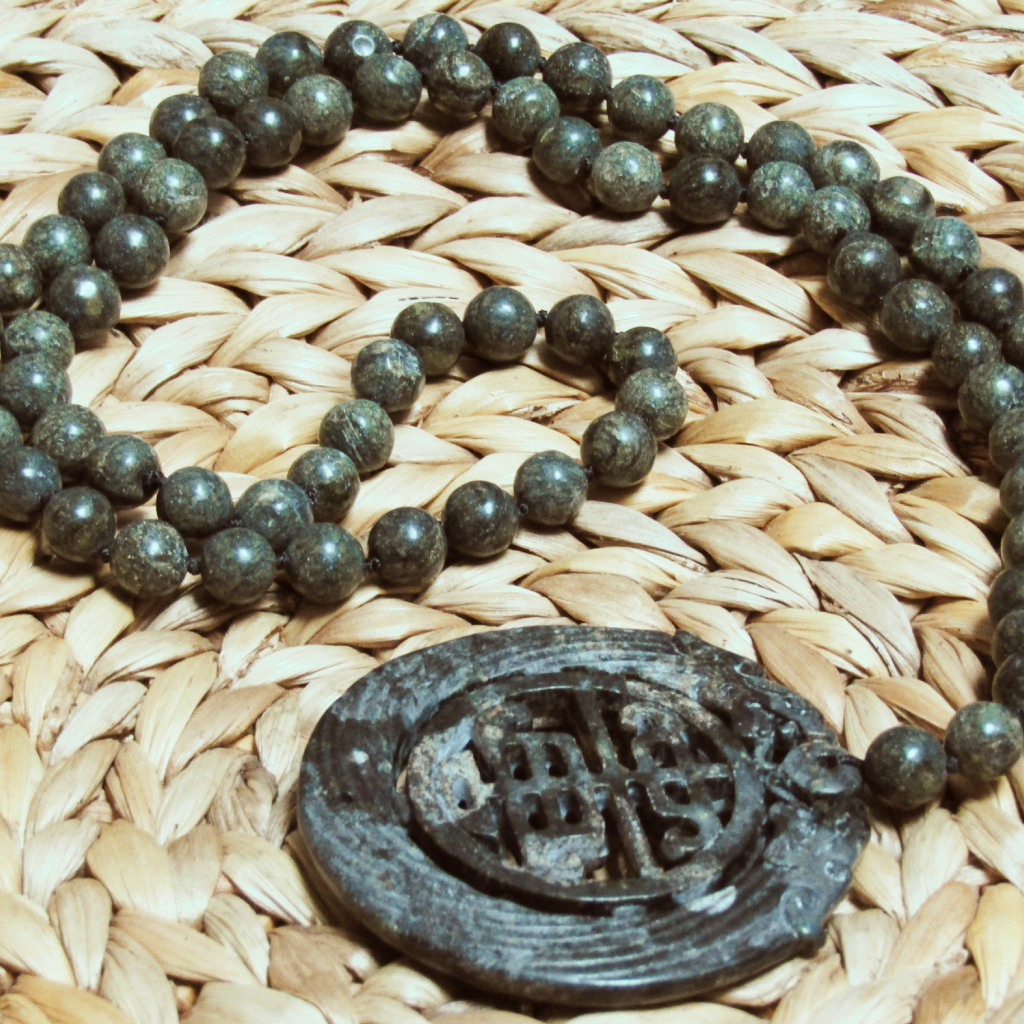 Collares